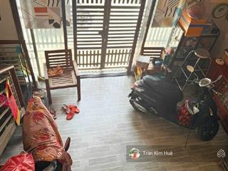 Nhà 3 tầng, ở ngay, gần nguyễn thị thập, 3 tỷ nhỉnh
