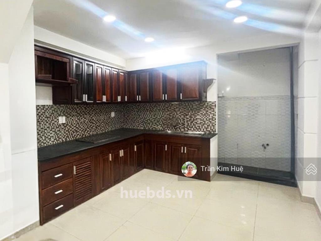 Nhà 4 tầng, nở hậu, cách huỳnh tấn phát 50m, quận 7, chỉ 4.x tỷ