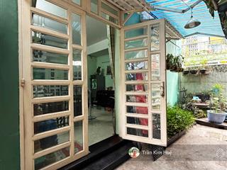 Nhà shr, 3 tầng, ngang 5m hiếm, gần kênh tẻ, quận 7  chỉ 4 tỷ nhỉnh