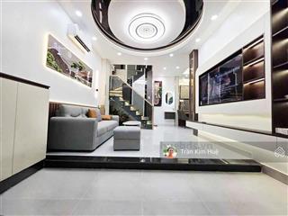 Nhà ngang 7.4m, 3pn, có sân để xe, gần nguyễn thị thập, quận 7, chỉ 5.x tỷ