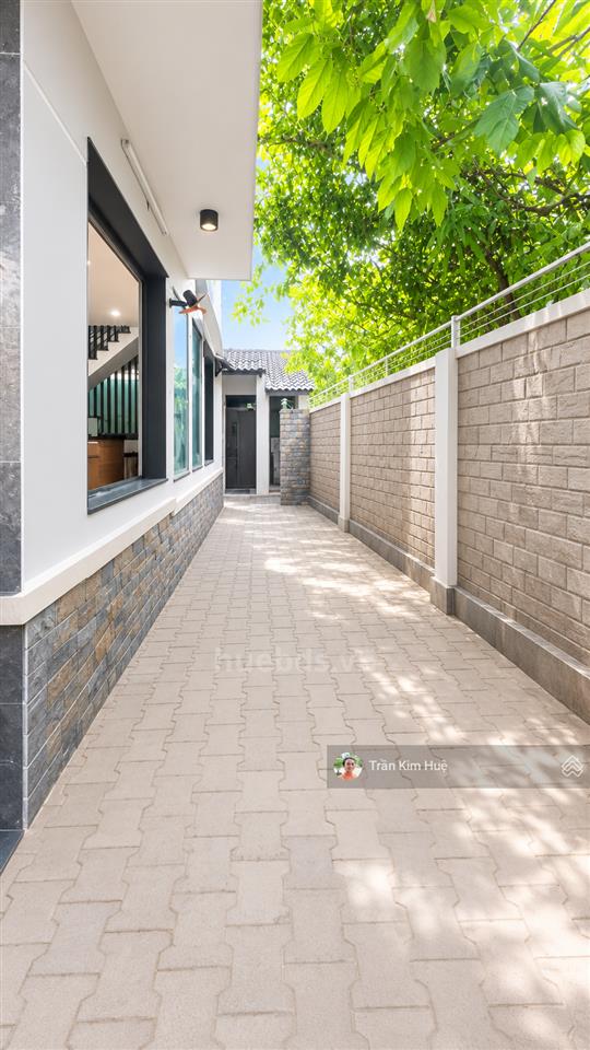 Nhà hxh thông, ngang 8m hiếm, 120m2, sân đậu ô tô, gần nguyễn thị thập, quận 7  chỉ nhỉnh 11 tỷ