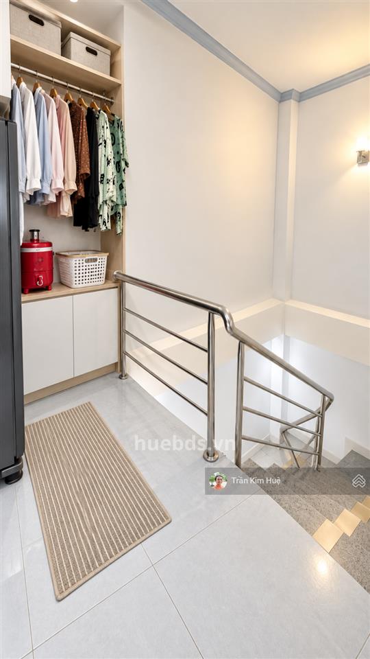 Chỉ 2,99 tỷ, nhà 2 tầng, ngang 4m, 2pn + phòng thờ, trần xuân soạn q7