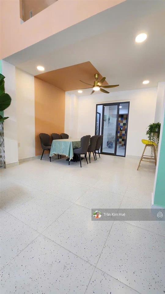 Nhỉnh 5 tỷ, nhà 2 tầng, 4x15m nở hậu, 3pn, có phòng tầng trệt, gần nguyễn thị thập, q7