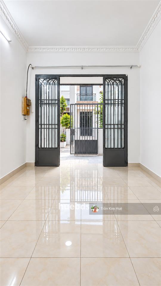 Chỉ 3.55 tỷ, nhà 2 tầng, 30m2, 2pn, nhà trống giao ngay, huỳnh tấn phát q7