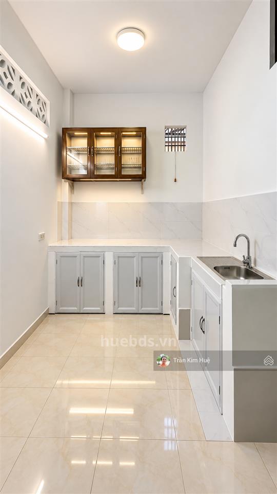 Chỉ 3.55 tỷ, nhà 2 tầng, 30m2, 2pn, nhà trống giao ngay, huỳnh tấn phát q7