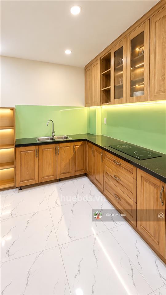 Nhỉnh 3 tỷ, nhà 3 tầng, 40m2, 3pn, có sân thượng, gần lâm văn bền, q7