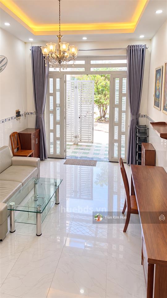 Chỉ 4.65 tỷ, nhà mới 2 tầng, 43m2, sân rộng để xe, sát phú mỹ hưng, q7