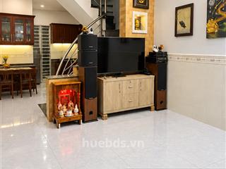 3,49 tỷ, nhà ngang 4m, 3 tầng, 3pn + phòng thờ, trần xuân soạn, q7