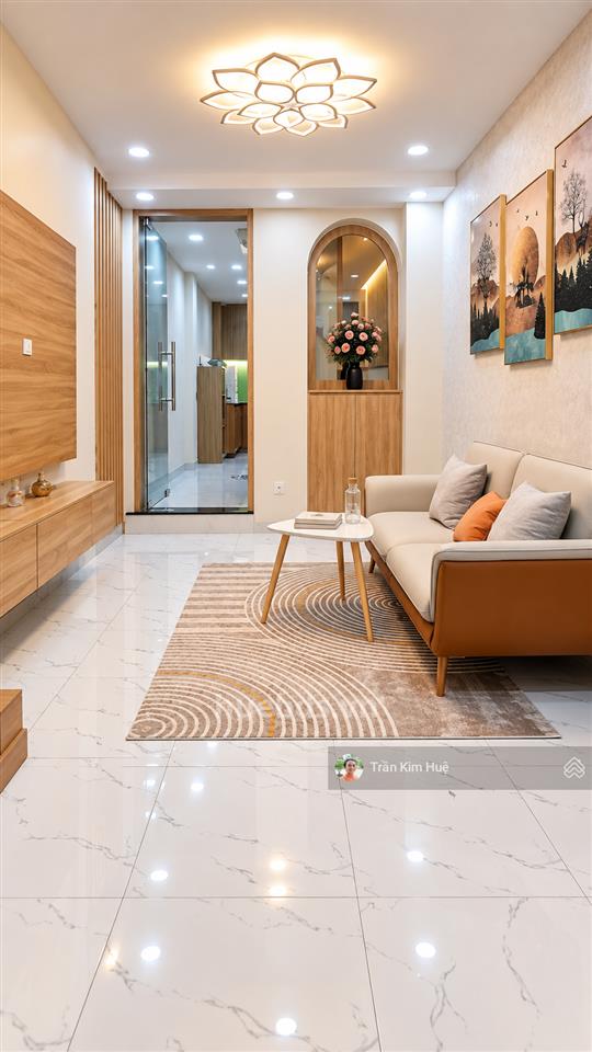 Nhỉnh 3 tỷ, nhà 3 tầng, 40m2, 3pn, có sân thượng, gần lâm văn bền, q7