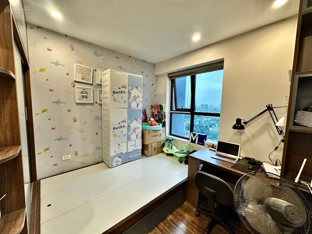 Toà s3 goldmark city tầng cao, căn góc 3n2wc diện tích 100m2 giá 8.6 tỷ full nội thất, có slot oto