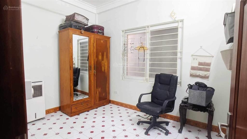 Nhà 4 tầng gần 50m² mặt tiền 4.4m trung tâm cầu giấy, ô tô đỗ cửa, ngõ thông tứ phía, giá đầu tư