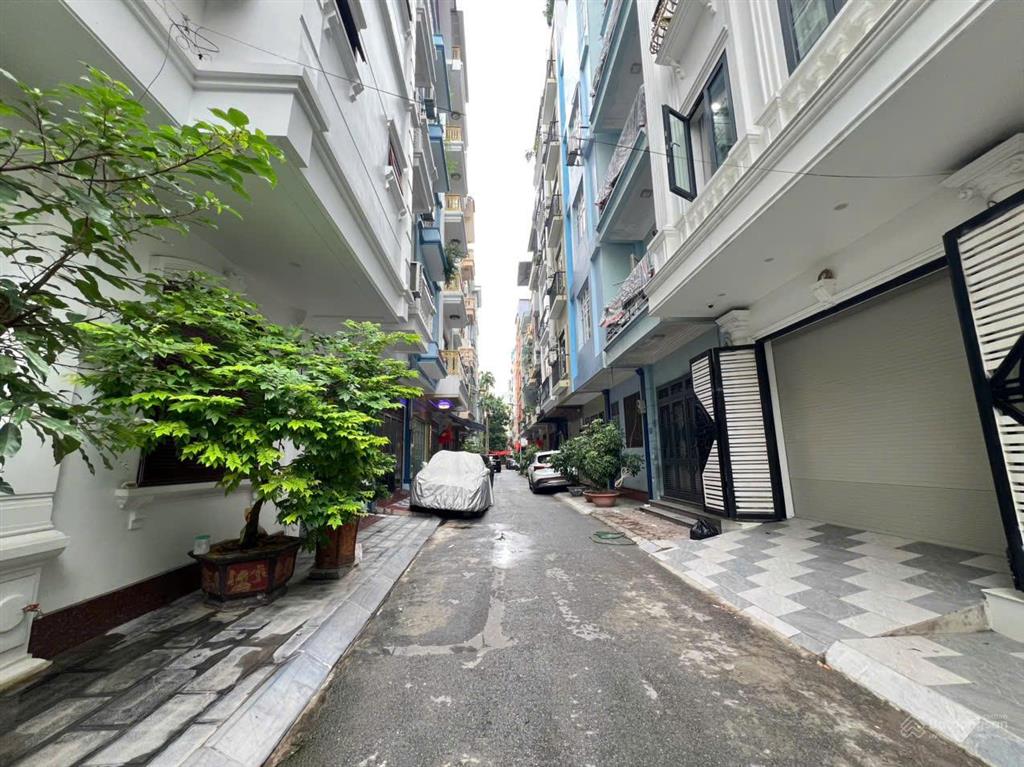 Nhà 5 tầng phân lô ô tô tránh nhau phố phạm tuấn tài diện tích 60m2, mặt tiền 4,2m giá bán 21,5 tỷ