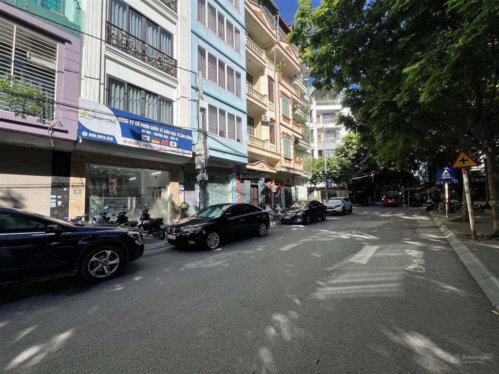 Hoàng quốc việt phân lô, vỉa hè ô tô tránh, kinh doanh nhà 4.5 tầng 65m2, mt 8.4m giá 29 tỷ