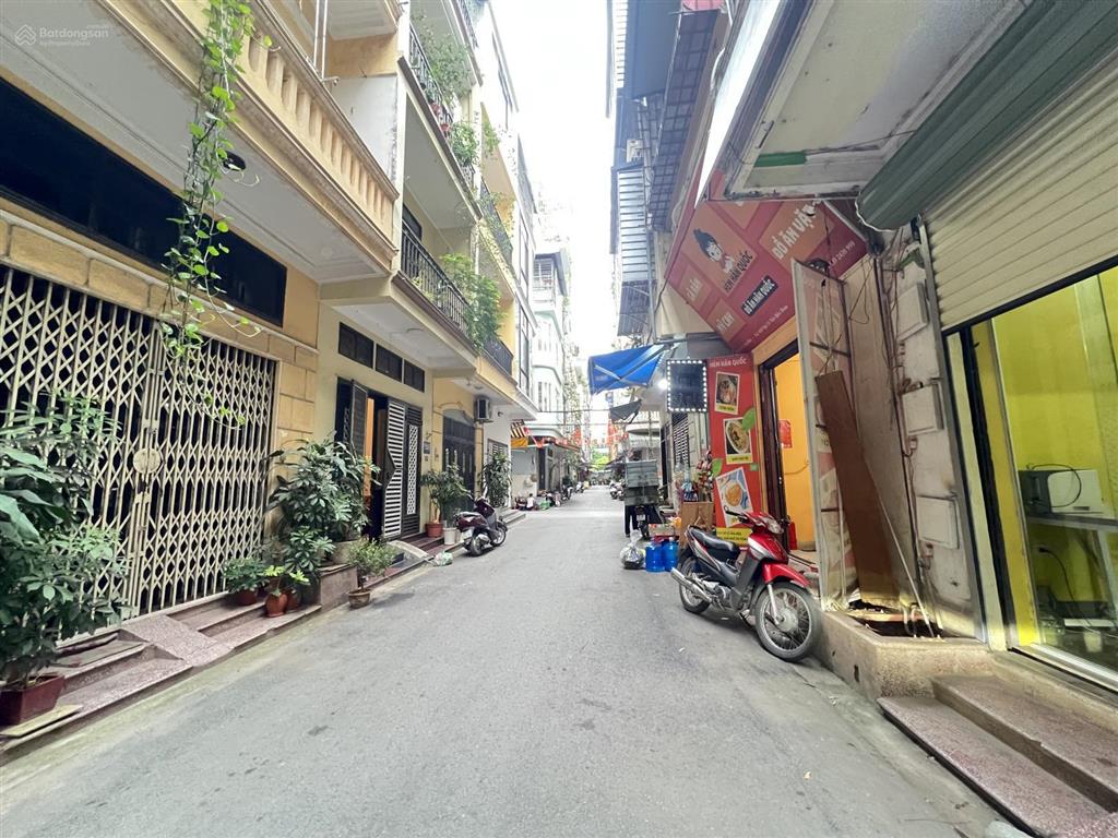 Lãi thả nổi, chủ nhà chìm luôn cần bán gấp nhà 5 tầng phân lô trần quốc hoàn 40m giá chỉ 12.6 tỷ