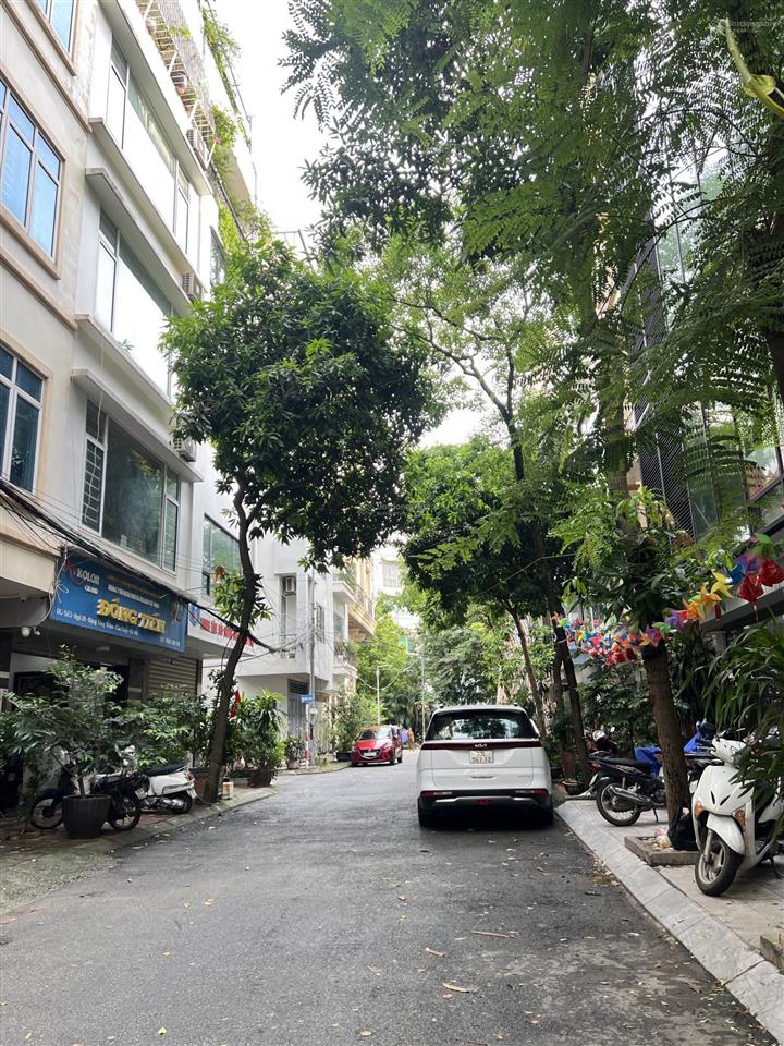 Giảm hơn 4 tỷ .30 tỷ còn 25.8 tỷ nhà 5 tầng phân lô ô tô tránh đỗ tại hoàng quốc việt diện tích 70m