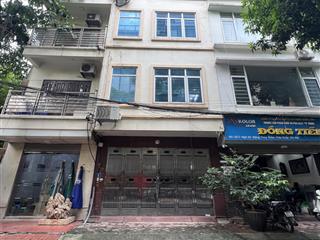Giảm hơn 4 tỷ .30 tỷ còn 25.8 tỷ nhà 5 tầng phân lô ô tô tránh đỗ tại hoàng quốc việt diện tích 70m