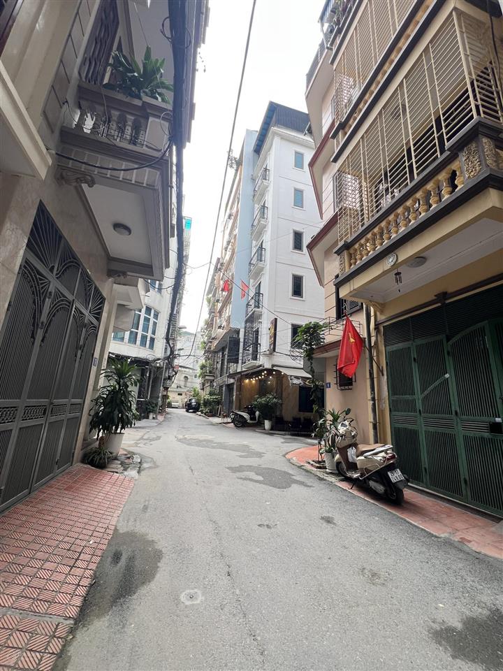 Cần bán gấp nhà phân lô mai dịch 51m2, sẵn 5 tầng ô tô, kinh doanh giá 14 tỷ