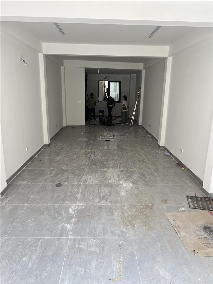 Cầu giấy cho thuê 65m2/4tầng/mt 5m (giá 36tr/thg) nhà mặt phố ô tô tránh đỗ kinh doanh mọi mô hình