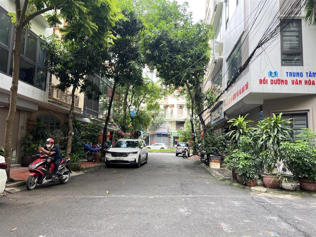 Bán nhà 40m2 tại nghĩa đô, 15,5 tỷ, 3pn, 4vs, mặt tiền 4.3m, chính chủ bao đẹp