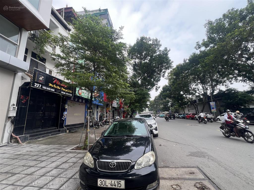 Cho thuê làm mbkd, văn phòng, showroom mặt phố cầu giấy 100m2, 4 tầng cả hầm mặt tiền 8m giá 100tr