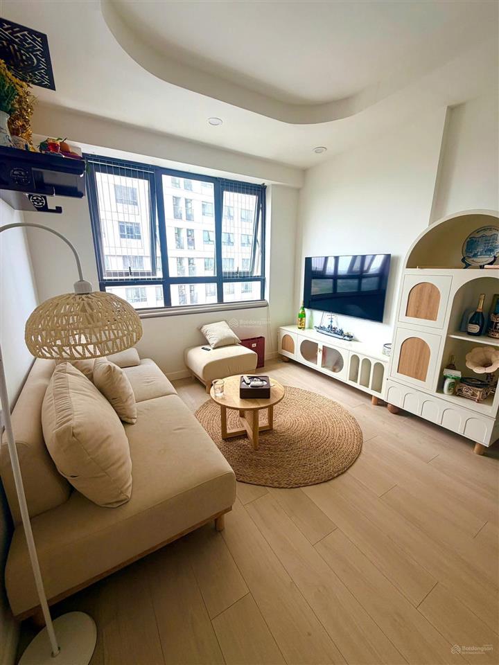 Bán căn 2n2wc 70m2 đẹp không chê vào đâu được tại thái hà bca 43 phạm văn đồng . e 0986 499 ***.