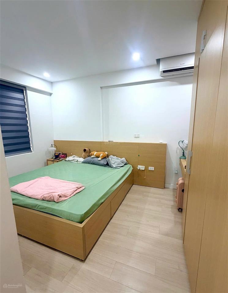 Bán căn 2n2wc 70m2 đẹp không chê vào đâu được tại thái hà bca 43 phạm văn đồng . e 0986 499 ***.