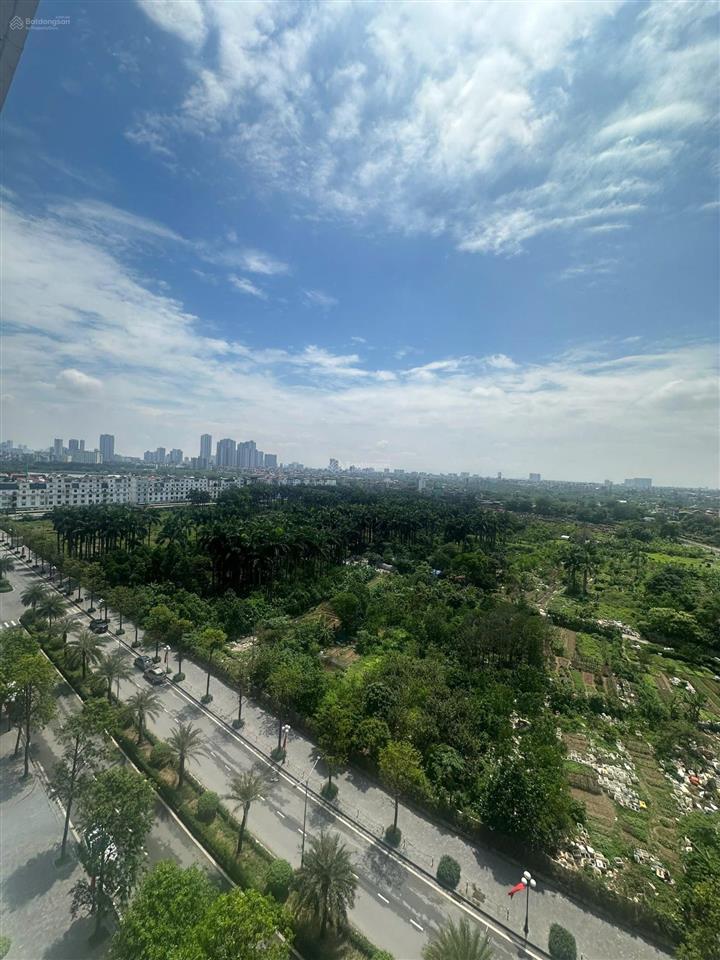 Bán căn 2n2wc 70m2 đẹp không chê vào đâu được tại thái hà bca 43 phạm văn đồng . e 0986 499 ***.