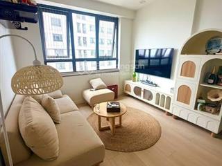 Bán gấp ch 2pn full nội thất tại green stars, 5,2 tỷ, 66,8m2 ban công đông nam.  e 0986 499 ***.