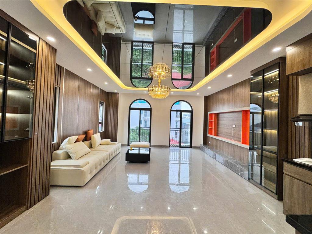 GIẢM 500 TRIỆU.Nhà xây mới, ở ngay, chân ga metro Cầu Diễn,không quy hoạch,thang