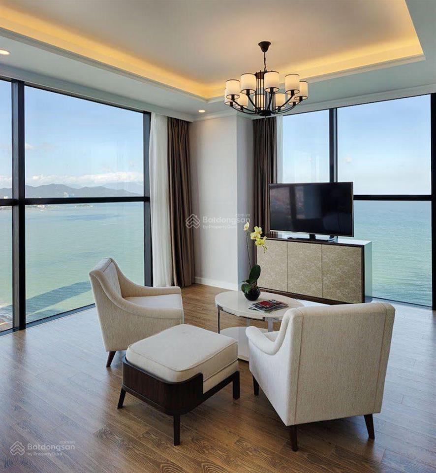 Siêu phẩm  bán căn góc 2 mặt view biển đẹp nhất toà 2,4 tỷ tại vinpearl condotel nha trang