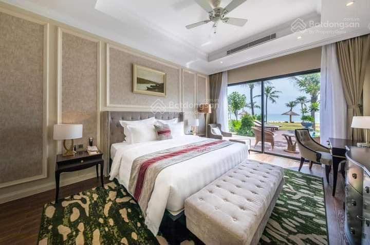 Cắt lỗ sâu biệt thự vinpearl phú quốc 1 tầng 3 phòng ngủ view đẹp, sát dãy mặt biển  ln 2 tỷ/năm