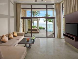 Tôi cần bán gấp lô bt mặt biển vinpearl nha trang bay 4pn đều view biển, sổ đỏ lâu dài, giá 15 tỷ