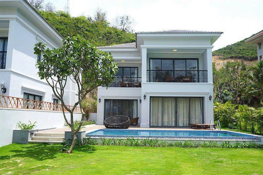 Cần tiền  bán nhanh căn biệt thự biển vinpearl nha trang bay 420m2  view biển, cam kết 2 tỷ/năm