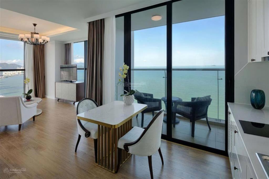 Cần bán gấp căn hộ 1pn view biển trực diện, tầng cao giá cắt lỗ 2 tỷ  0982 575 ***
