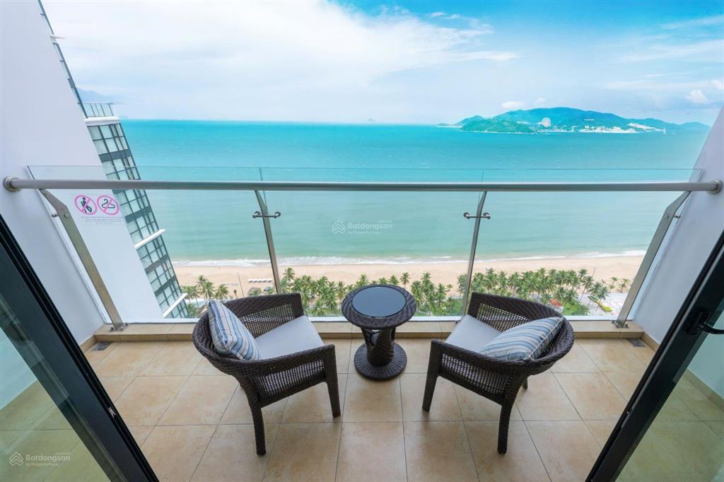 Cần bán gấp căn hộ 1pn view biển trực diện, tầng cao giá cắt lỗ 2 tỷ  0982 575 ***