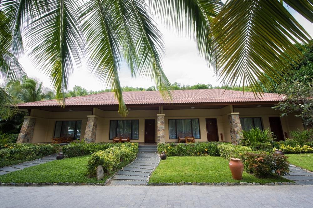 Bán biệt thự mặt biển 6* tại vinpearl luxury nha trang, sổ đỏ lâu dài  0982 575 ***