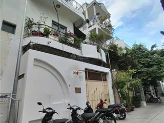 Ngang 5m x 23m gía chỉ 14 tỷ  quốc lộ 13 quận bình thạnh  kết cấu 4 tầng văn phòng