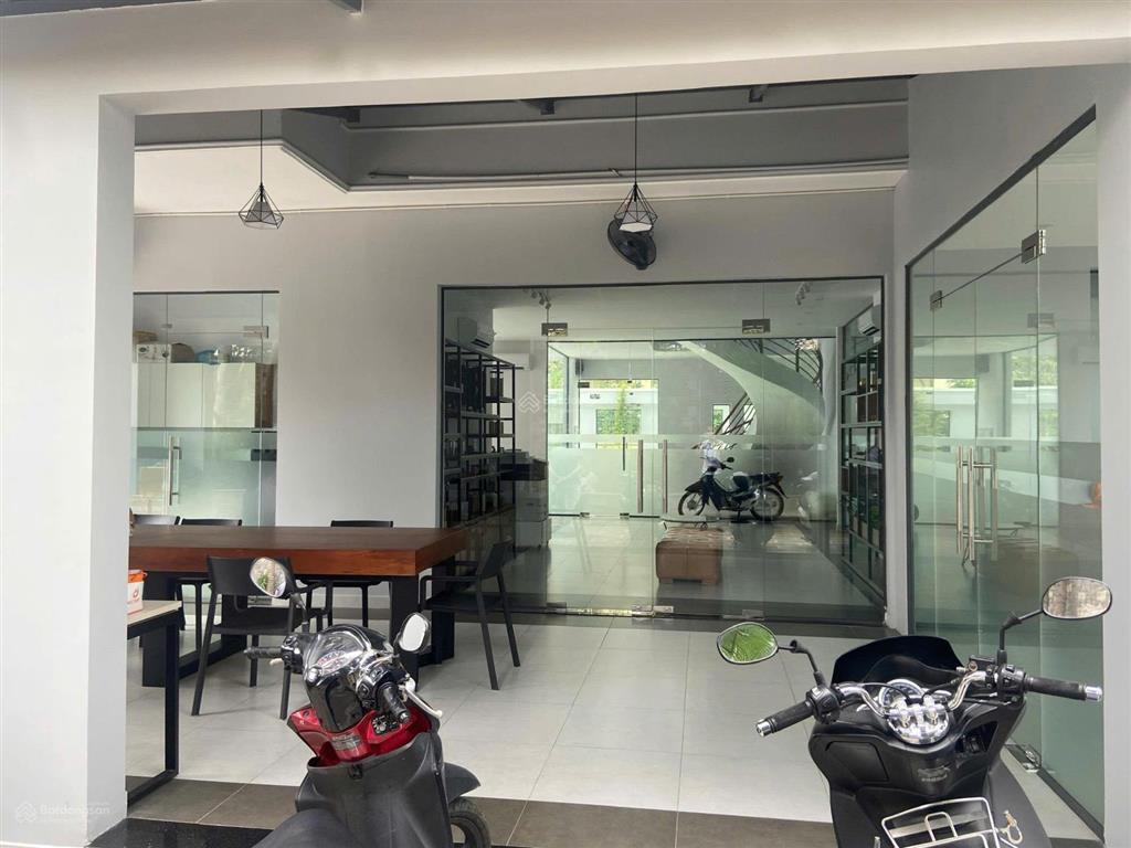 Tòa nhà thương hiệu  sư vạn hạnh, q10  dt 12x 20m  hầm 7 tầng  hđt 250tr/th  gía 62 tỷ tl