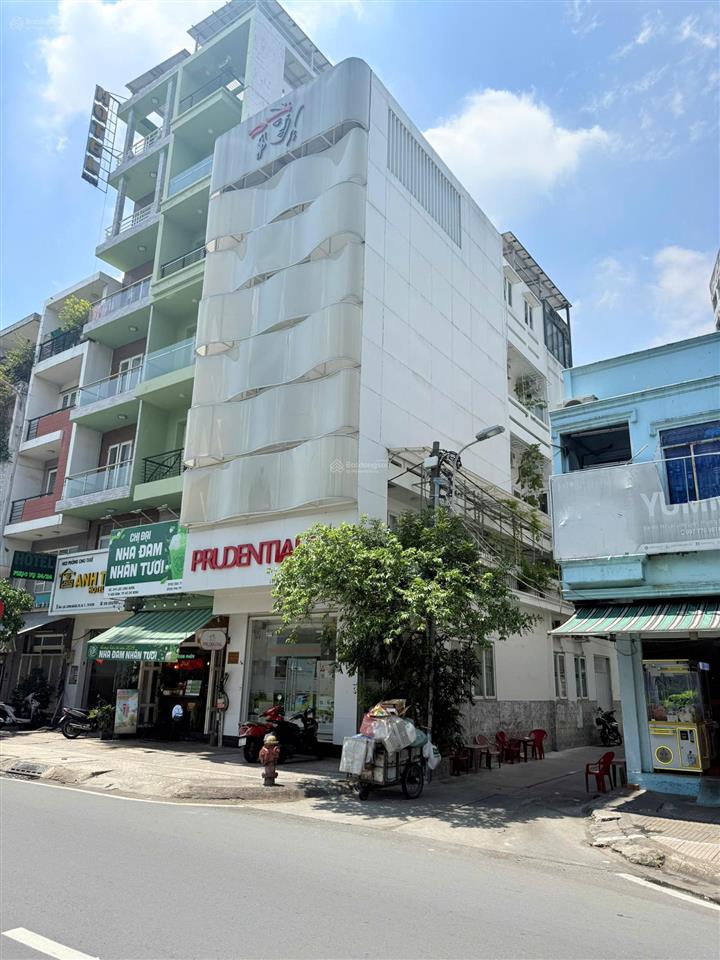 Khan hiếm mt cao thắng  ngang 8  4 tầng  hđt 120 triệu/tháng  gía 55 ty