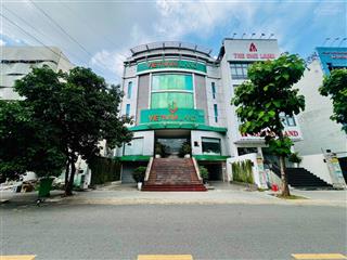 Duy nhất mt nam kỳ khởi nghĩa quận 3  dt~8 x 20m  cn đủ 7 tầng  hđt 135 triệu  gía 55 tỷ tl