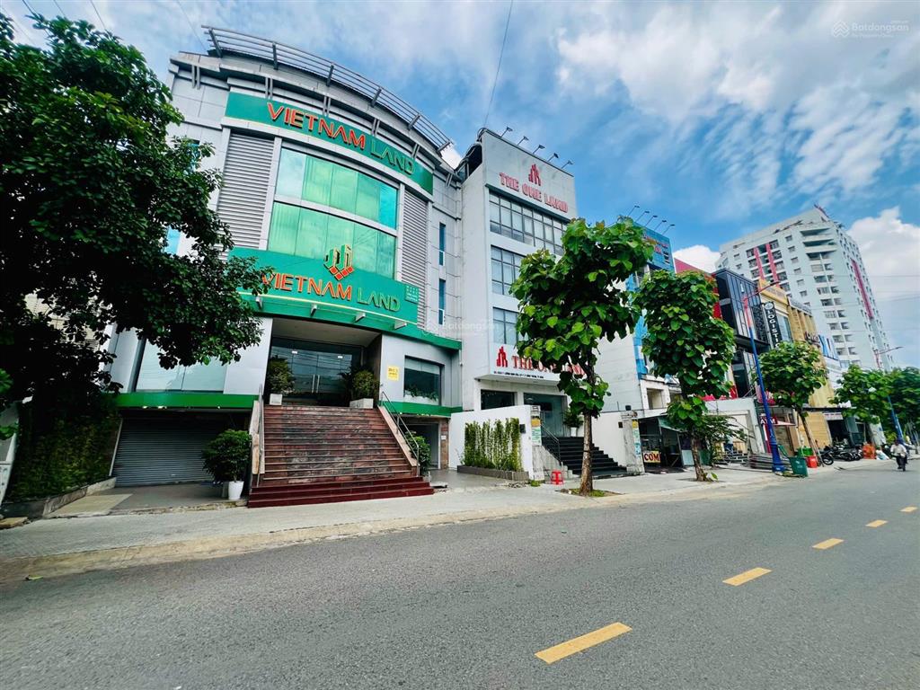 Duy nhất mt nam kỳ khởi nghĩa quận 3  dt~8 x 20m  cn đủ 7 tầng  hđt 135 triệu  gía 55 tỷ tl