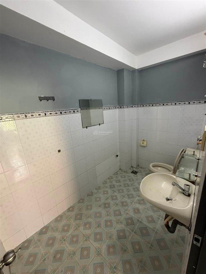 Nhà 4 tầng btct, sát mặt tiền khu vip nguyễn văn trỗi  26m2 5pn  tặng nhà 1 lầu đối diện  4.7 tỷ