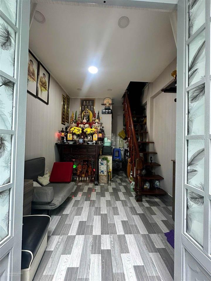 Bán nhà 2 tầng lê quang định giáp phú nhuận  gần mặt tiền  12m2 sổ vuông  2.5 tỷ