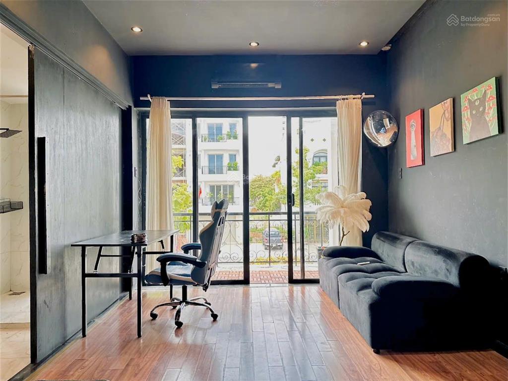 Giá 15tỷ nhà khu đô thị vcn phước long sổ đã hoàn công, 1 trệt 2 lầu 1 tum, đường rộng 35m, có dòng