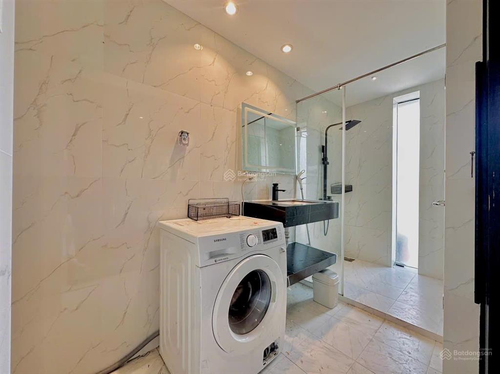 Giá 15tỷ nhà khu đô thị vcn phước long sổ đã hoàn công, 1 trệt 2 lầu 1 tum, đường rộng 35m, có dòng