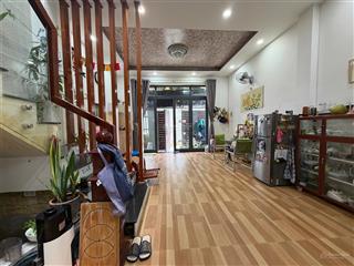 Nhà 2 tầng giá 3tỷ9, diện tích 67,9m2, cách đường cầu dứa phú nông 8 căn nhà