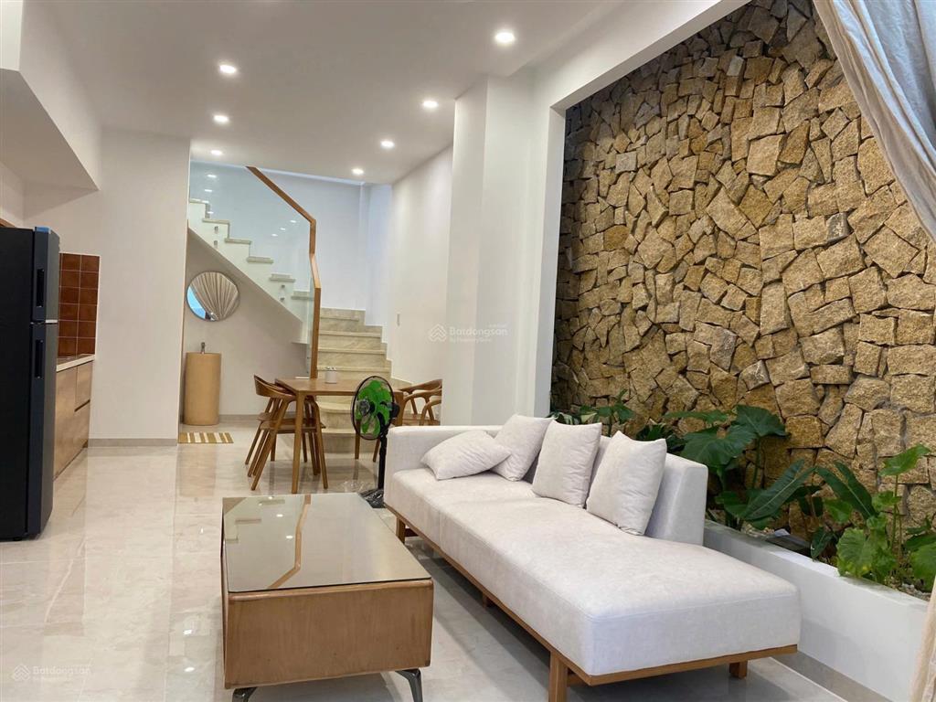Giảm giá bán gấp từ 6 tỷ còn 5,8 tỷ nhà hẻm xe máy bạch đằng,trung tâm nha trang, đã hoàn công100m2