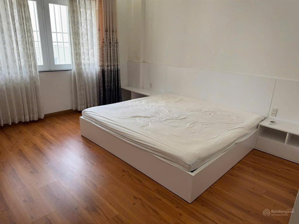 Giá 11 tỷ nhà đường b1 khu đô thị vĩnh điềm trung, cách biển 4km, diện tích 108m2, ngang 6m