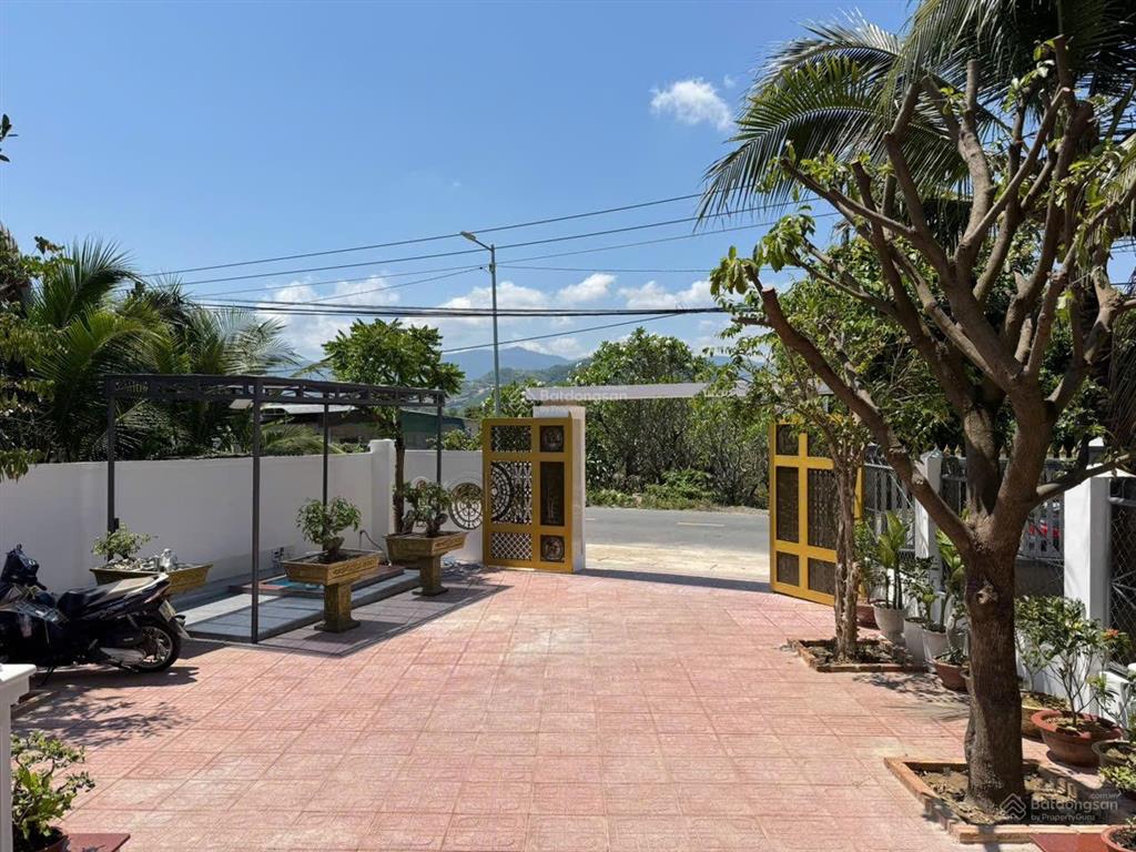 Giá 2tỷ860 siêu phẩm biệt thự vườn mái nhật diên lâm  khánh hoà diện tích 433m2 ngang 10m