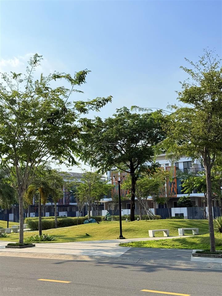 Bán gấp căn liên kế 3 tầng view công viên sẵn hợp đồng thuê nhà